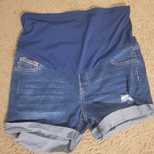 Maternity shorts